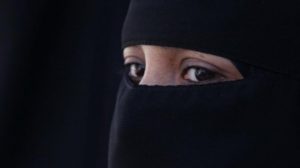 misirda_burka_ve_pece_yasaklaniyor_1457604729_5154